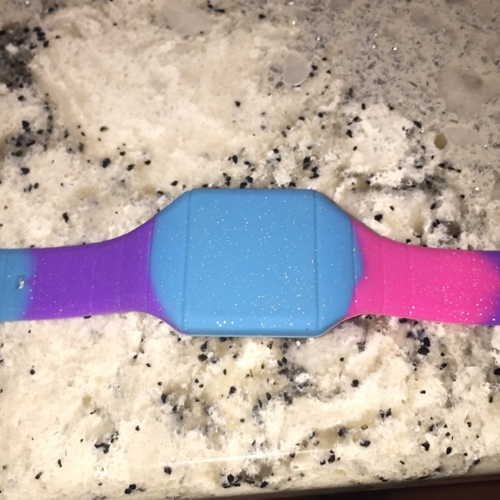 A watch - Picture 3 of 3